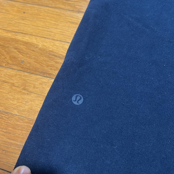 Lululemon Men’s Steady State Relaxed Joggers in Navy, size Small - Picture 6 of 13